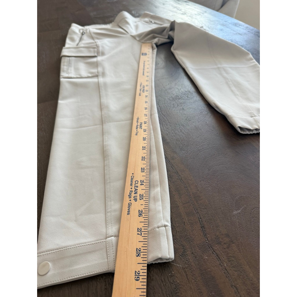 Athleta Beige Cargo Trousers Size 10, wide leg, pull on. Pockets.
Gorp, athlete - Picture 8 of 9